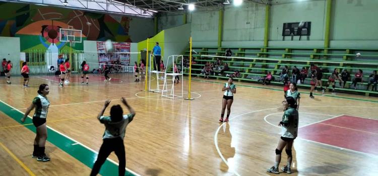 Dental Pro One imparable en el volibol femenil 