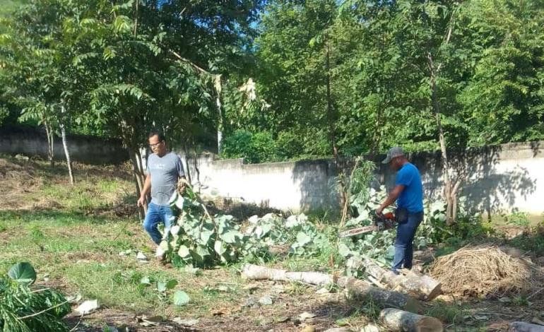 Realizaron limpieza en colonias y comunidades