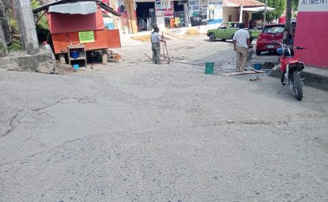 Realizan instalación de tubería hidráulica