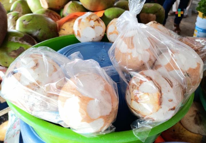 Agua de coco lo más buscado por dengue