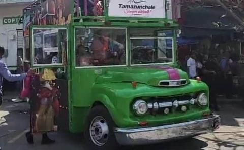 Lleno total en primer recorrido del turibús Xantolero
