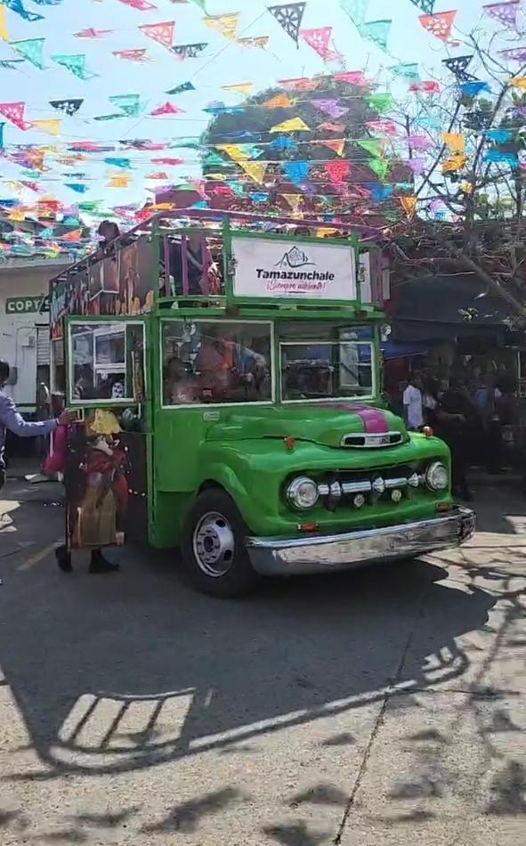 Lleno total en primer recorrido del turibús Xantolero