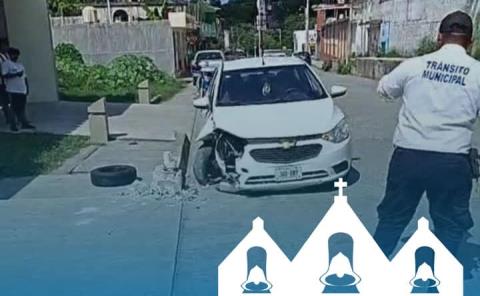 Destrozó su automóvil
