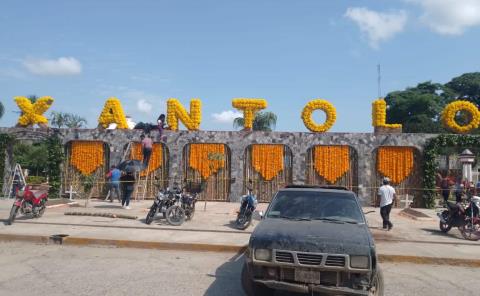 Ornamentación de la plaza promete ser espectacular