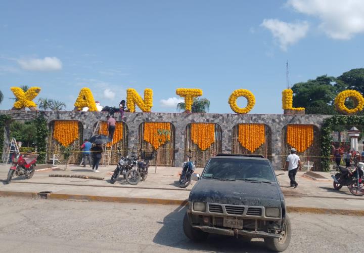 Ornamentación de la plaza promete ser espectacular