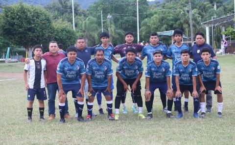 Conexión Maranatha a semis de fut de iglesias
