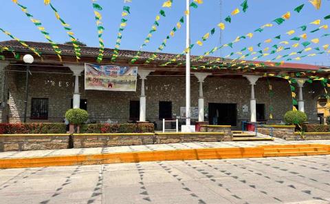 Ayuntamiento retomó labores 
