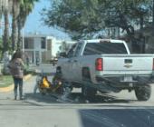 Choque entre moto y una camioneta