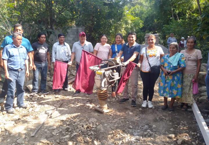 Inauguran obra en La Soledad