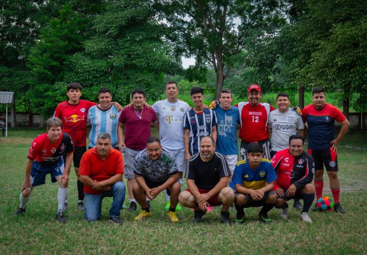 Ayuntamiento campeón en el Xantolo Deportivo Tampacán