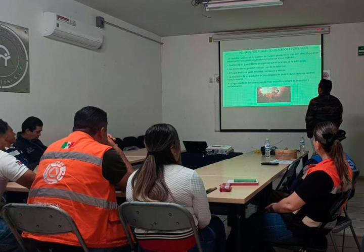 Capacitan a P. Civil en manejo de pirotecnia