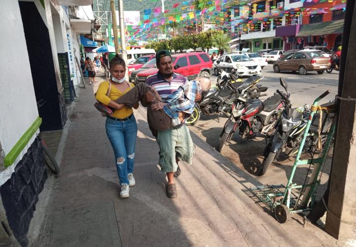 Adulto mayor enfermo fue auxiliado