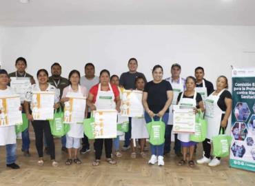 Capacitan a comerciantes en manejo de alimentos 