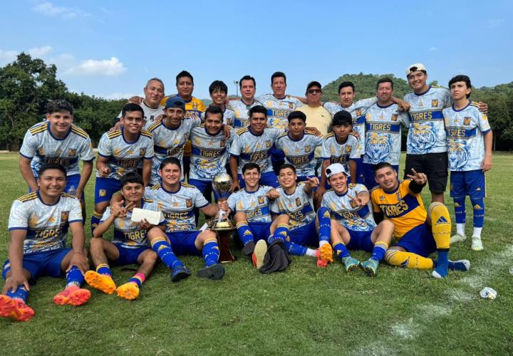 Huastecos tricampeones en balompié de Coacuilco