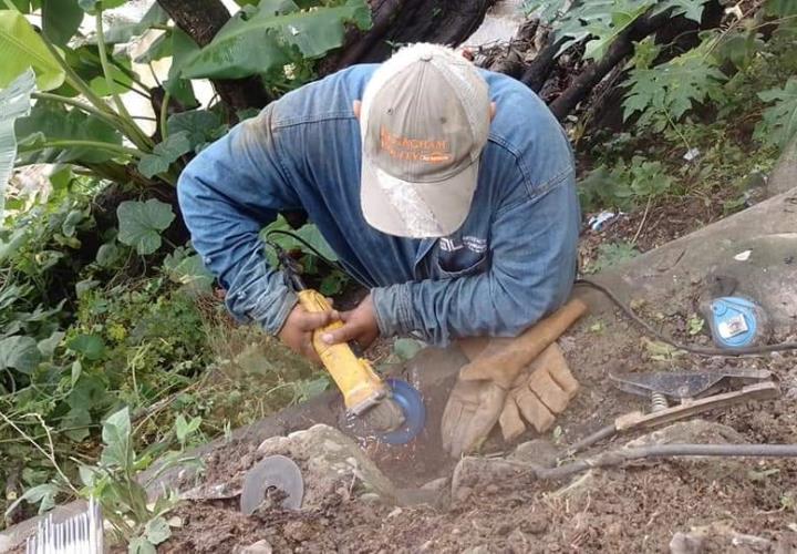 Reanudaron servicio de abastecimiento tras reparación de tubería