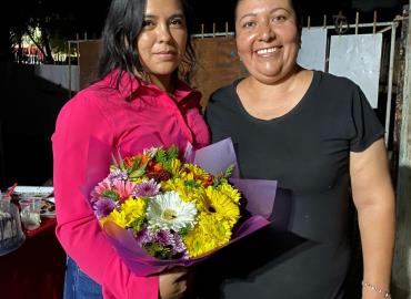 Sorpresa especial a Elizabeth Flores