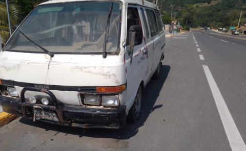 Empiezan a dejar vehículos chatarra en la supercarretera