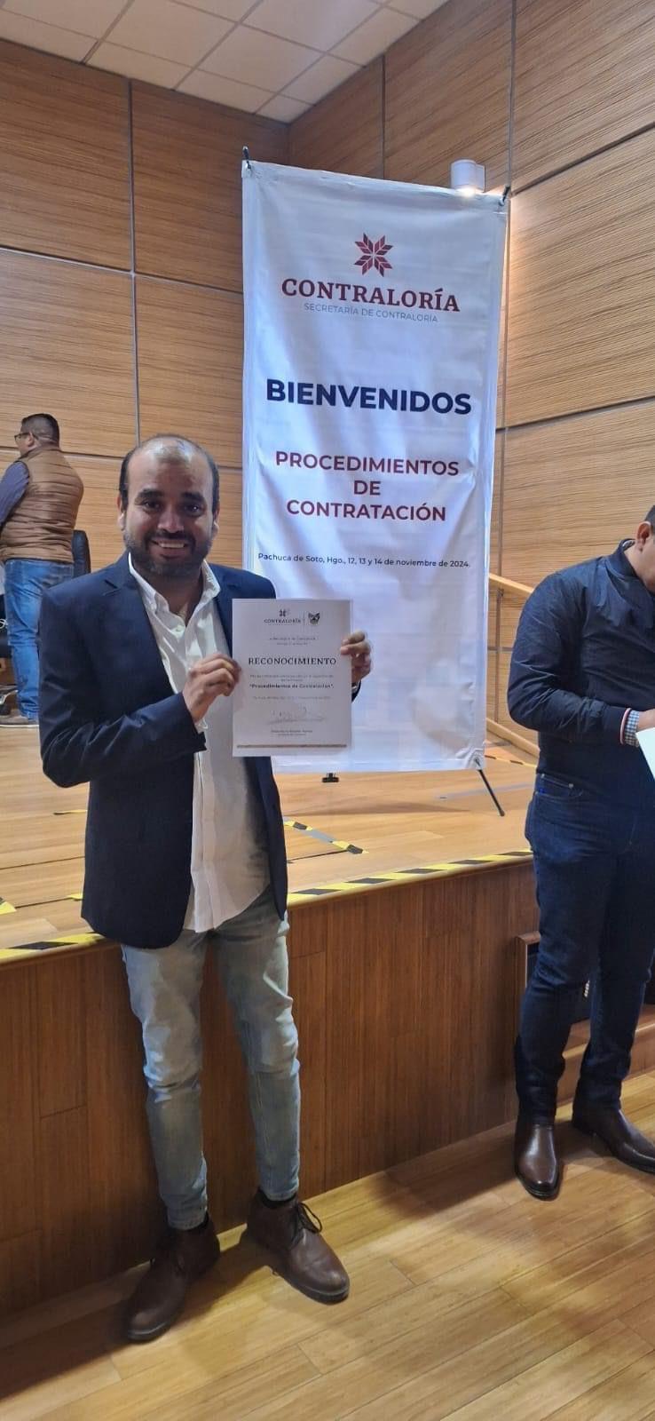 Contralor participó en capacitación