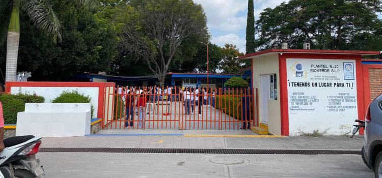 28 estudiantes desertan del Colegio de Bachilleres 