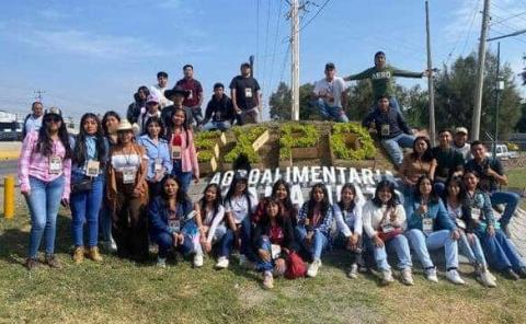 Alumnos de la UTHH visitaron expo agroalimentaria
