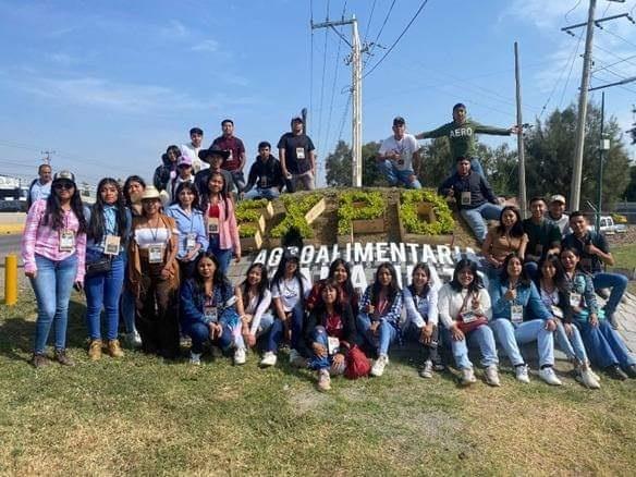 Alumnos de la UTHH visitaron expo agroalimentaria