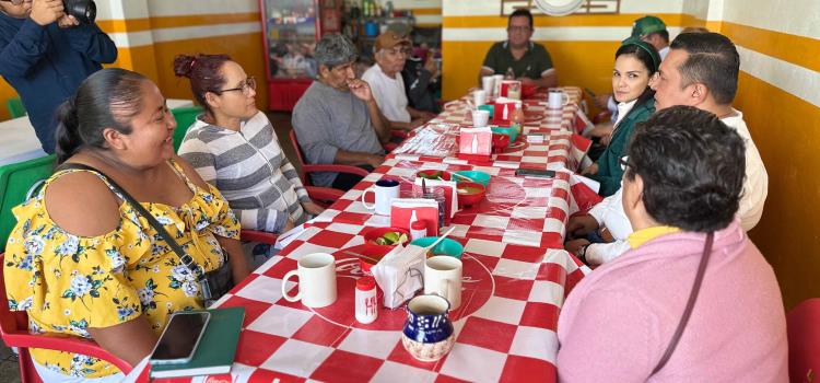 Arnulfo y Karina convivieron con comités vecinales