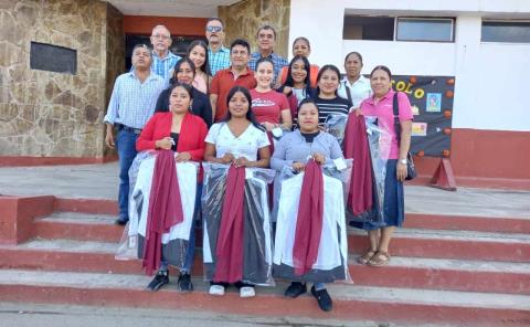 Entrega de uniformes a la escolta del Ayuntamiento