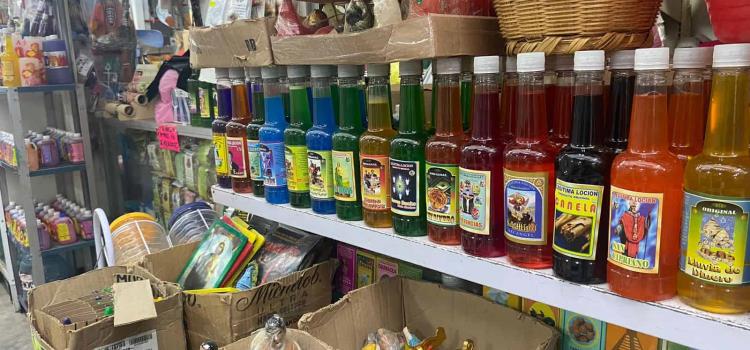 Paisanos revitalizan el mercado esotérico 