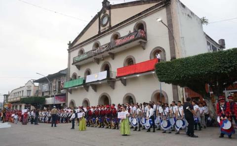 Llaman a despejar calles por desfile