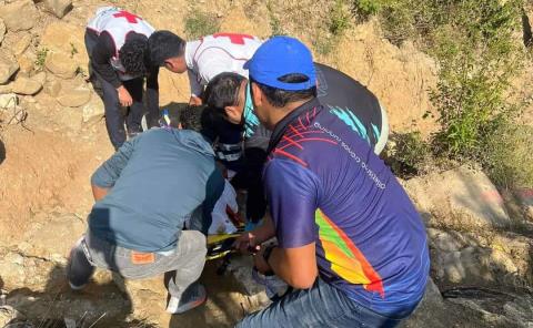 MUJER CAYÓ A BARRANCO 
