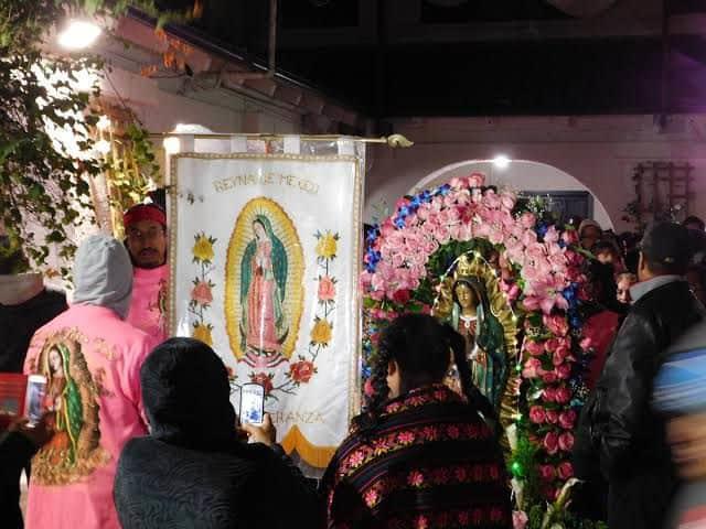 Buenas ventas con la novena de la Virgen 