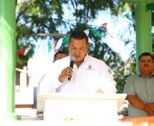 Arnulfo Urbiola participó en acto cívico y desfile en Puente del Carmen