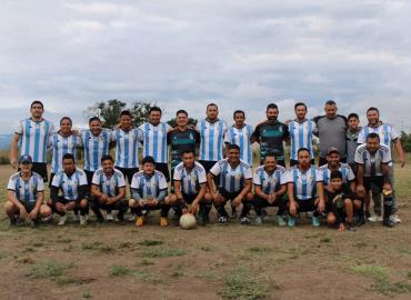 Los Compadres encaminados al campeonato