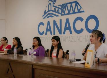 Autoras de la Huasteca se presentan en evento literario en Tamazunchale