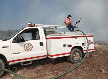 Sin cesar, aún incendio en el basurero