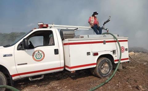 Sin cesar, aún incendio en el basurero