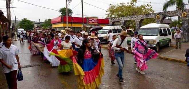 Santiago Rodríguez encabezó magno desfile revolucionario