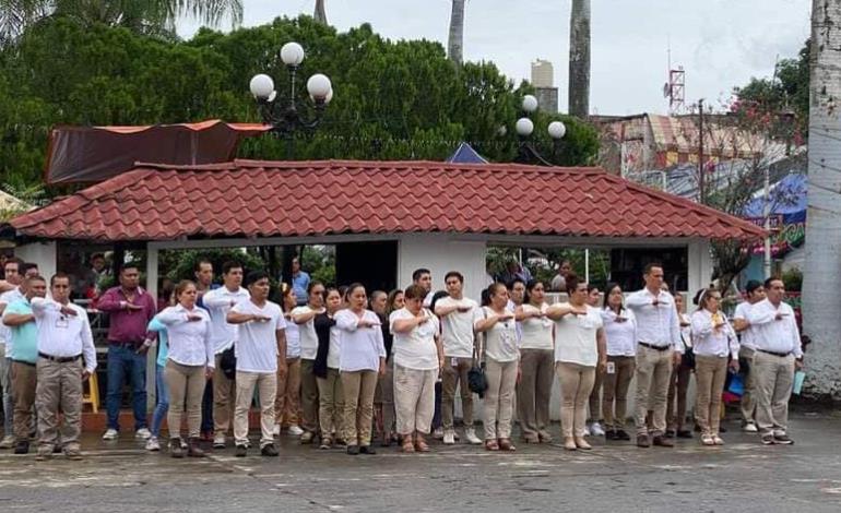 Con acto cívico celebraron aniversario de la Revolución