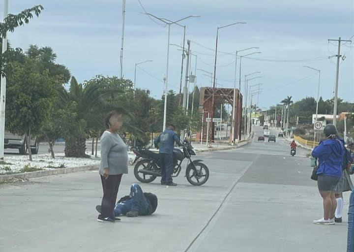 Motociclista cayó en Ferrocarrilero 