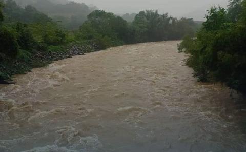 Tras intensas lluvias Ríos y arroyos 
aumentan nivel 
