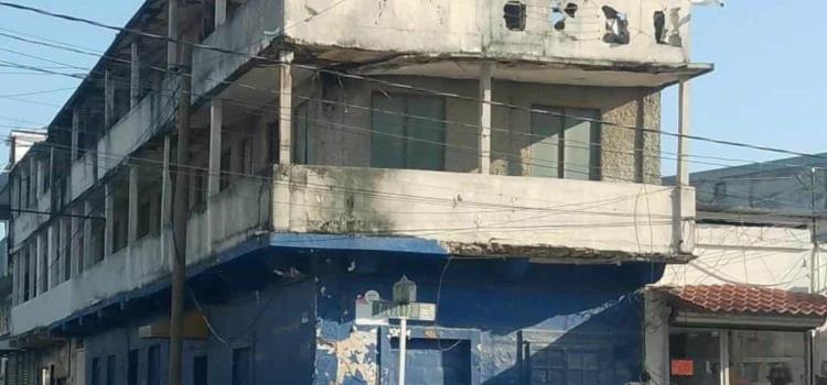 Buscan a herederos de peligroso edificio