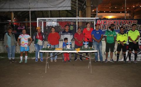 Selló torneo de mujeres en FSF con entrega de premios
