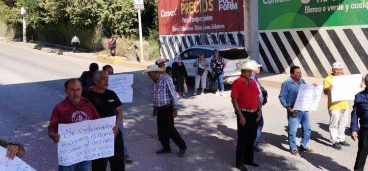 Protestaron jubilados con cierre de bulevar