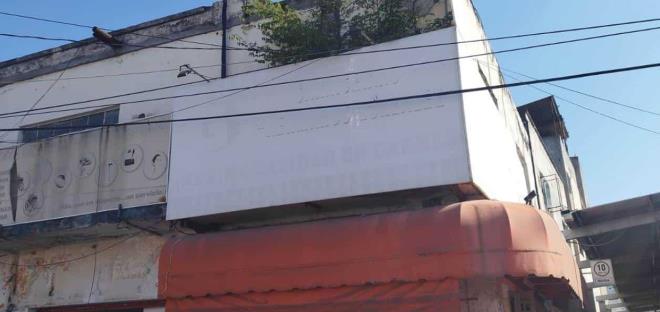 Edificio de los Esper riesgo para peatones
