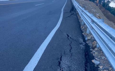 Se hunde la súper carretera
