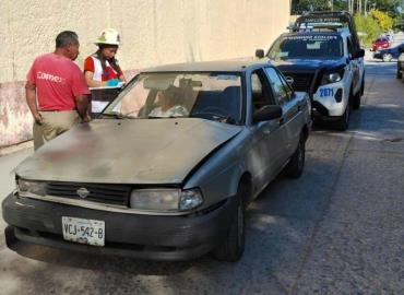 Auto impactó a un motociclista          