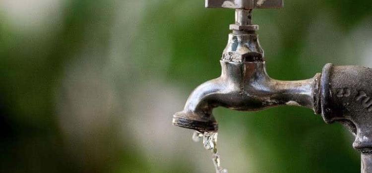 Quejas por el mal servicio de agua 