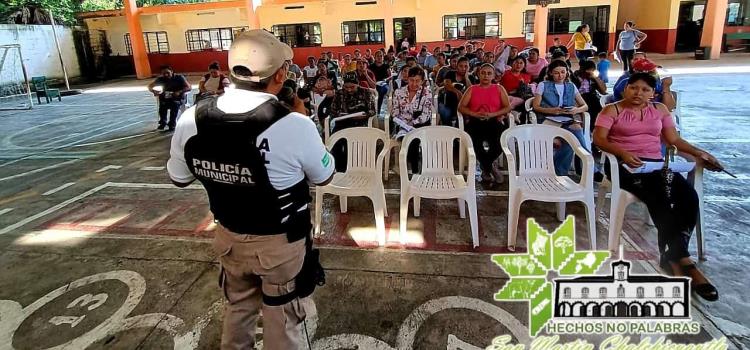 Realizan pláticas sobre prevención del delito 