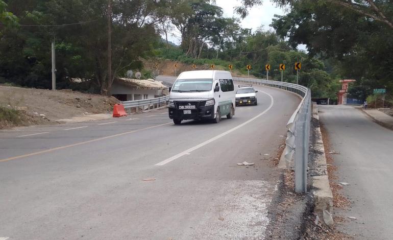 Choferes ponen en riesgo a pasajeros 