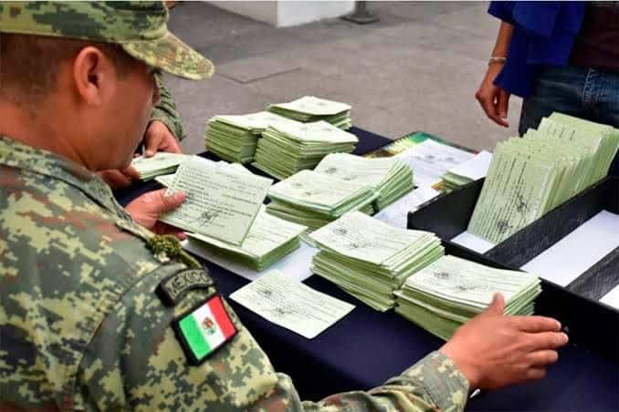 Habrá entrega de cartillas militares